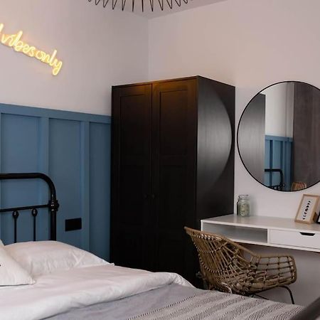 Blue Moon. Cozy Apartment Near Iulius Mall Cluj-Napoca Exteriör bild